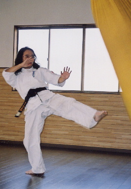2003.3.1.karate2.jpg (45747 oCg)